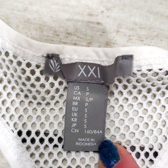 XXl Forever 21 fish net tank top - Picture 4 of 15